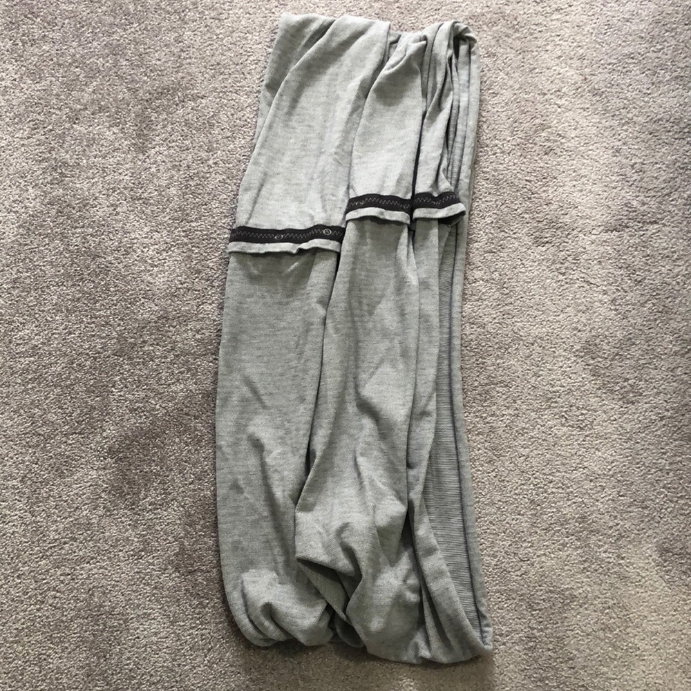Lululemon infinity scarf